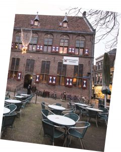 12-van-kerkpand-naar-stadscafe-win-07-08-december-2016